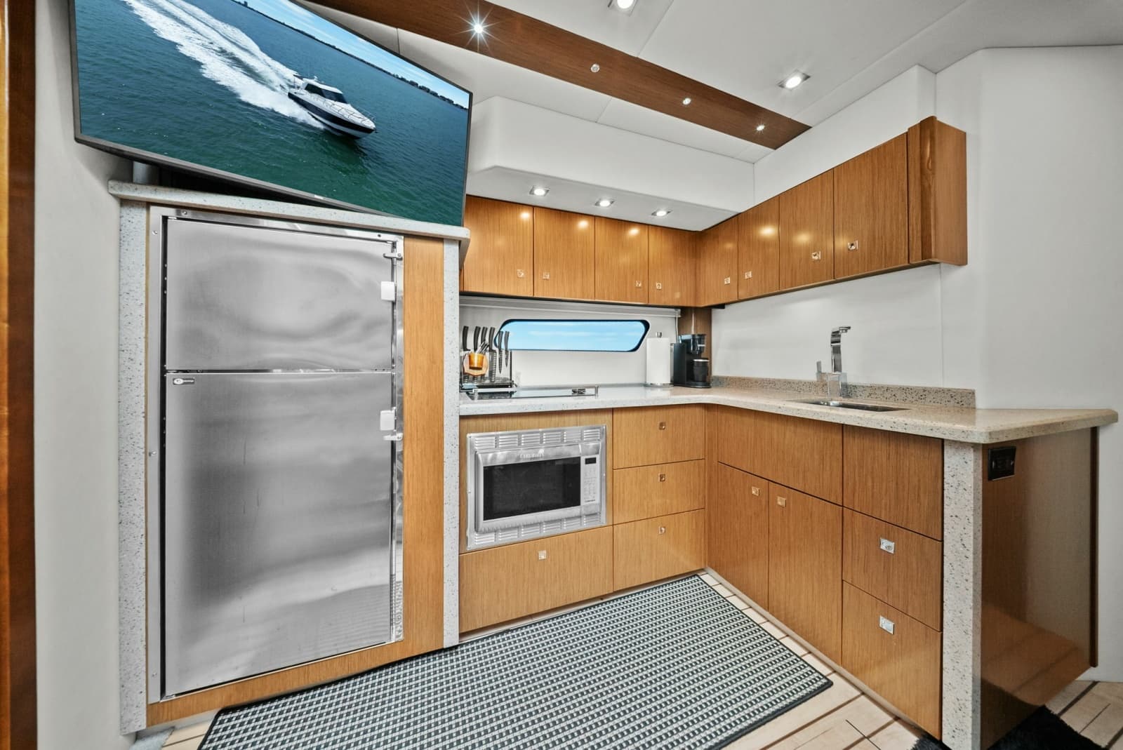 2014 Cruisers Yachts 48 Cantius - Photo 22