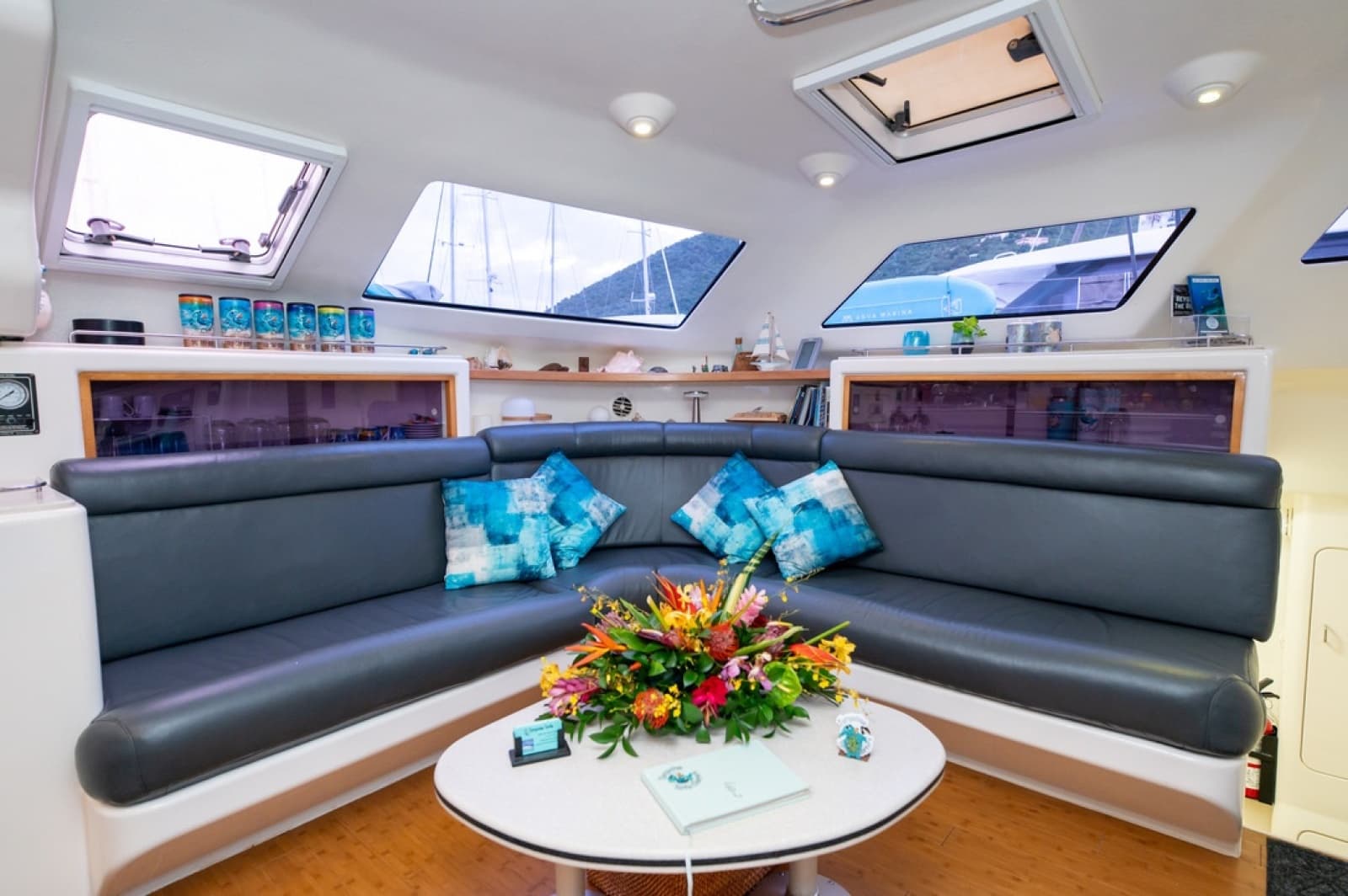 2001 Voyage Yachts 500 - Photo 9