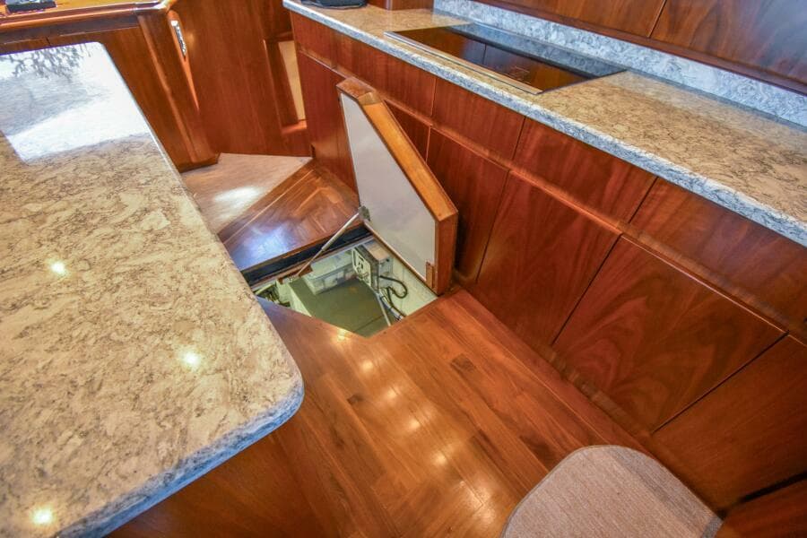 1991 Monterey 65 Convertible Custom Sportfish - Photo 8