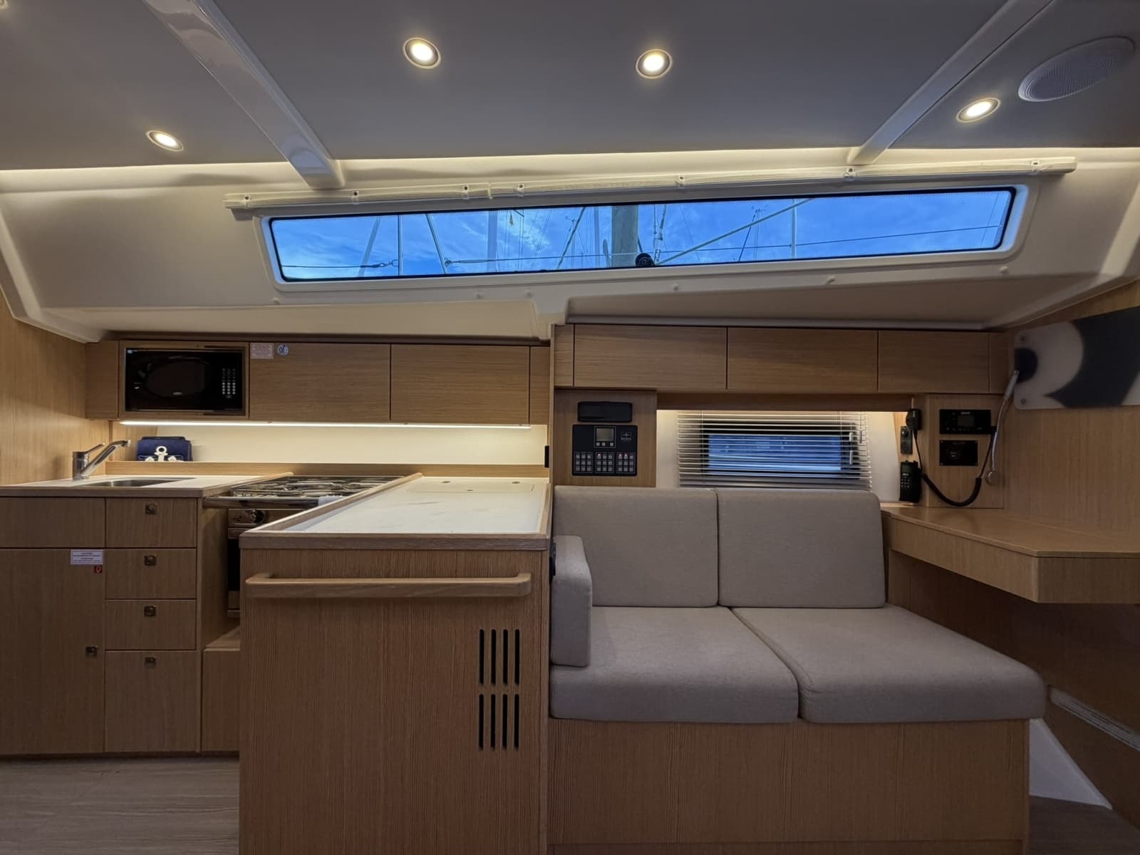 2022 Bavaria C38 - Photo 7