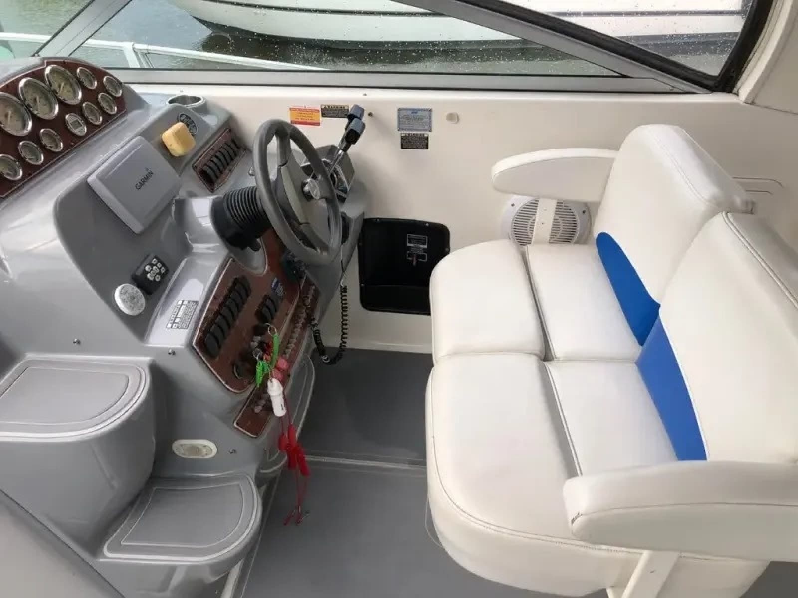 2006 Bayliner 325 - Photo 13