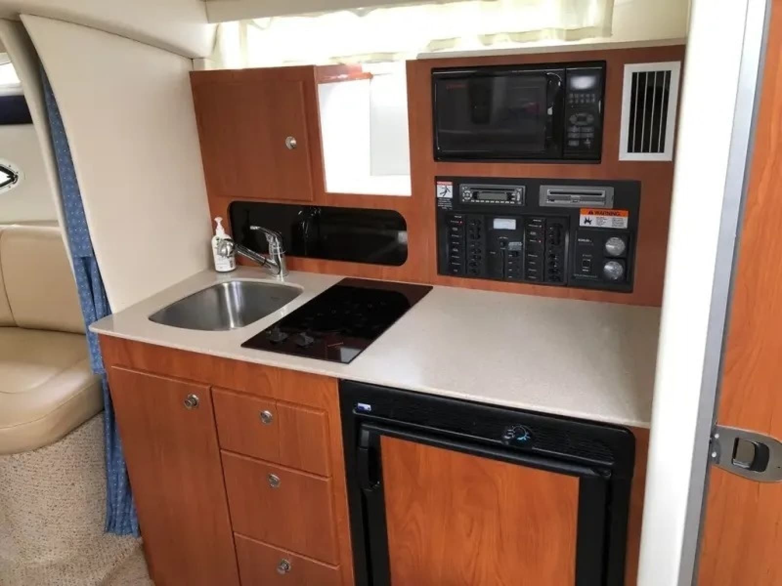 2006 Bayliner 325 - Photo 17