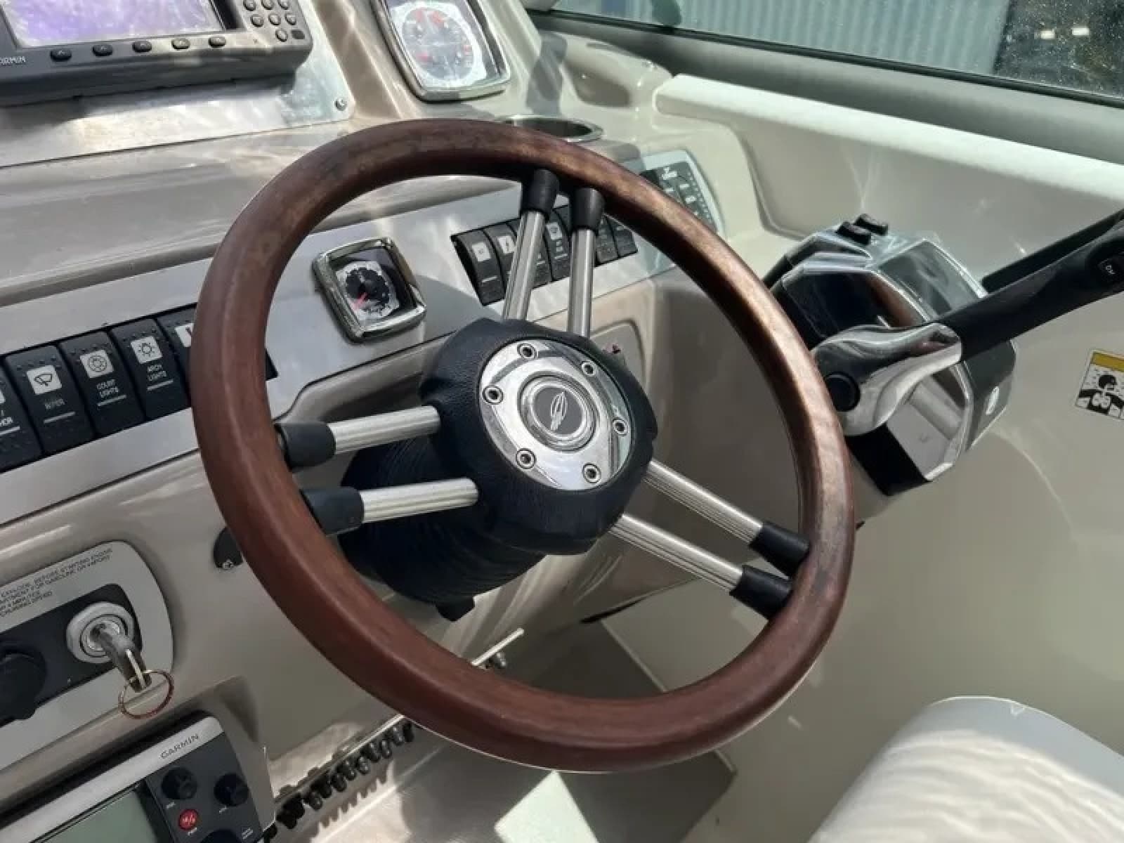 2013 Chaparral 290 Signature - Photo 15