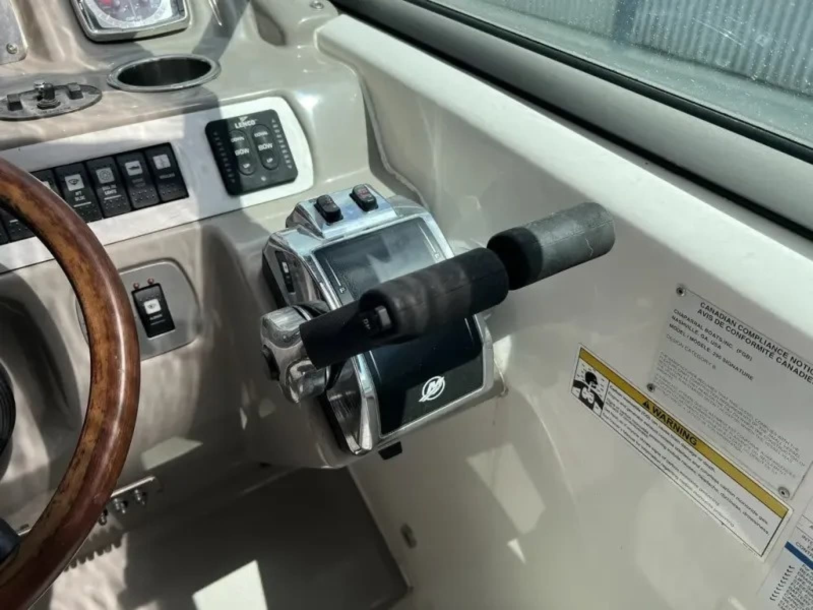 2013 Chaparral 290 Signature - Photo 14