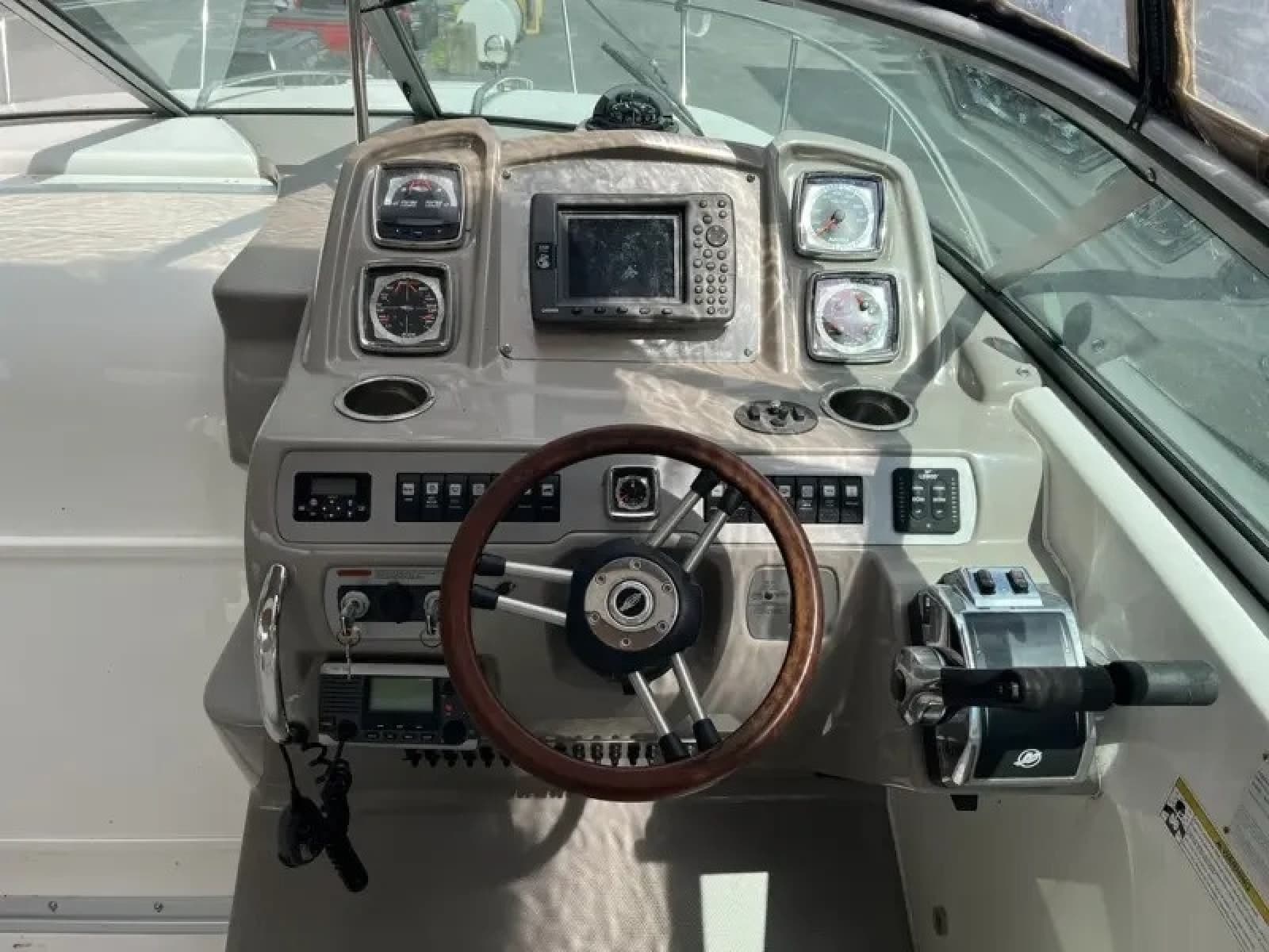 2013 Chaparral 290 Signature - Photo 13