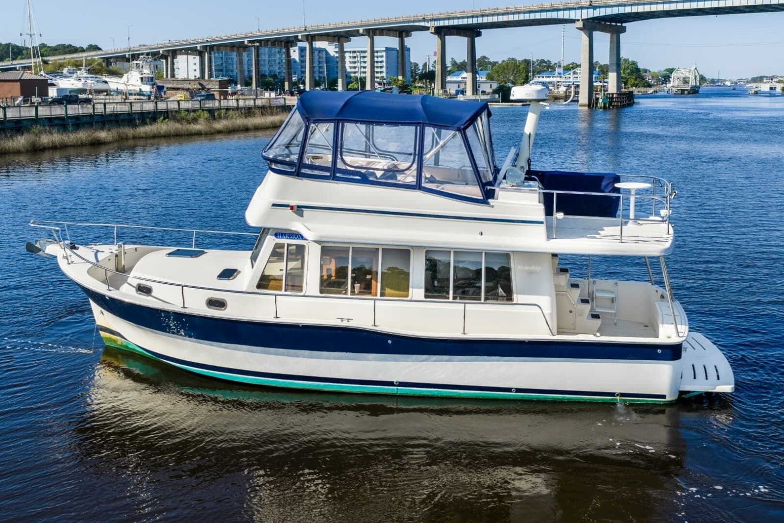 2009 Mainship Expedition 40 - Photo 4