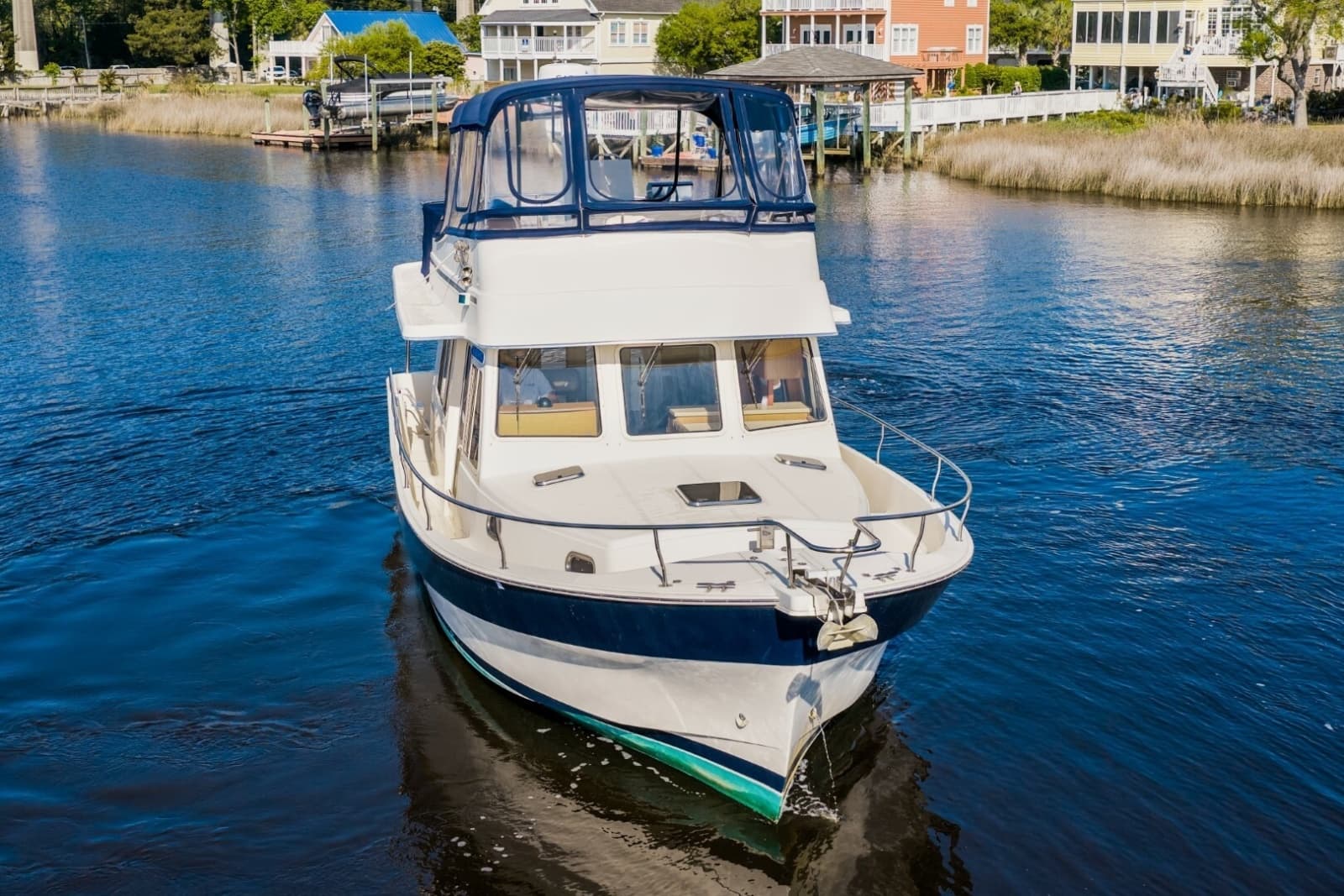 2009 Mainship Expedition 40 - Photo 7