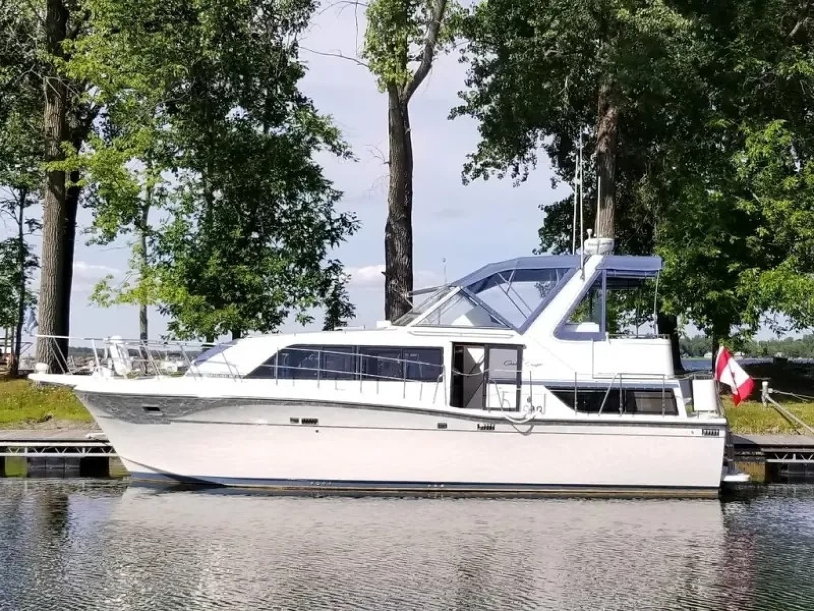 1989 Chris-Craft Catalina 381 - Photo 2