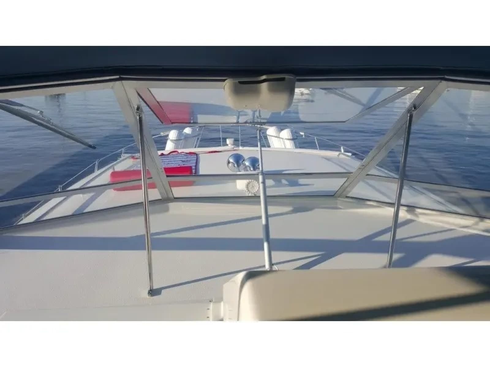 1989 Chris-Craft Catalina 381 - Photo 10