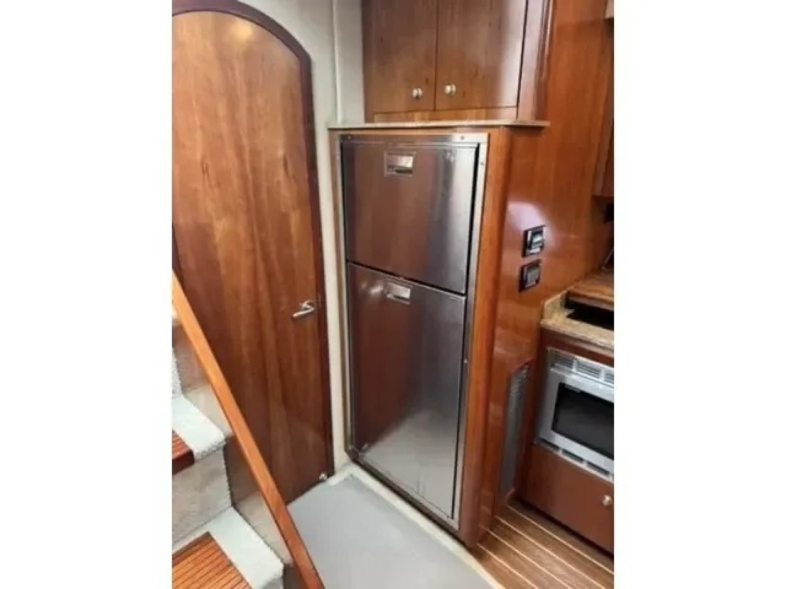 2008 Cruisers 460 Express - Photo 12