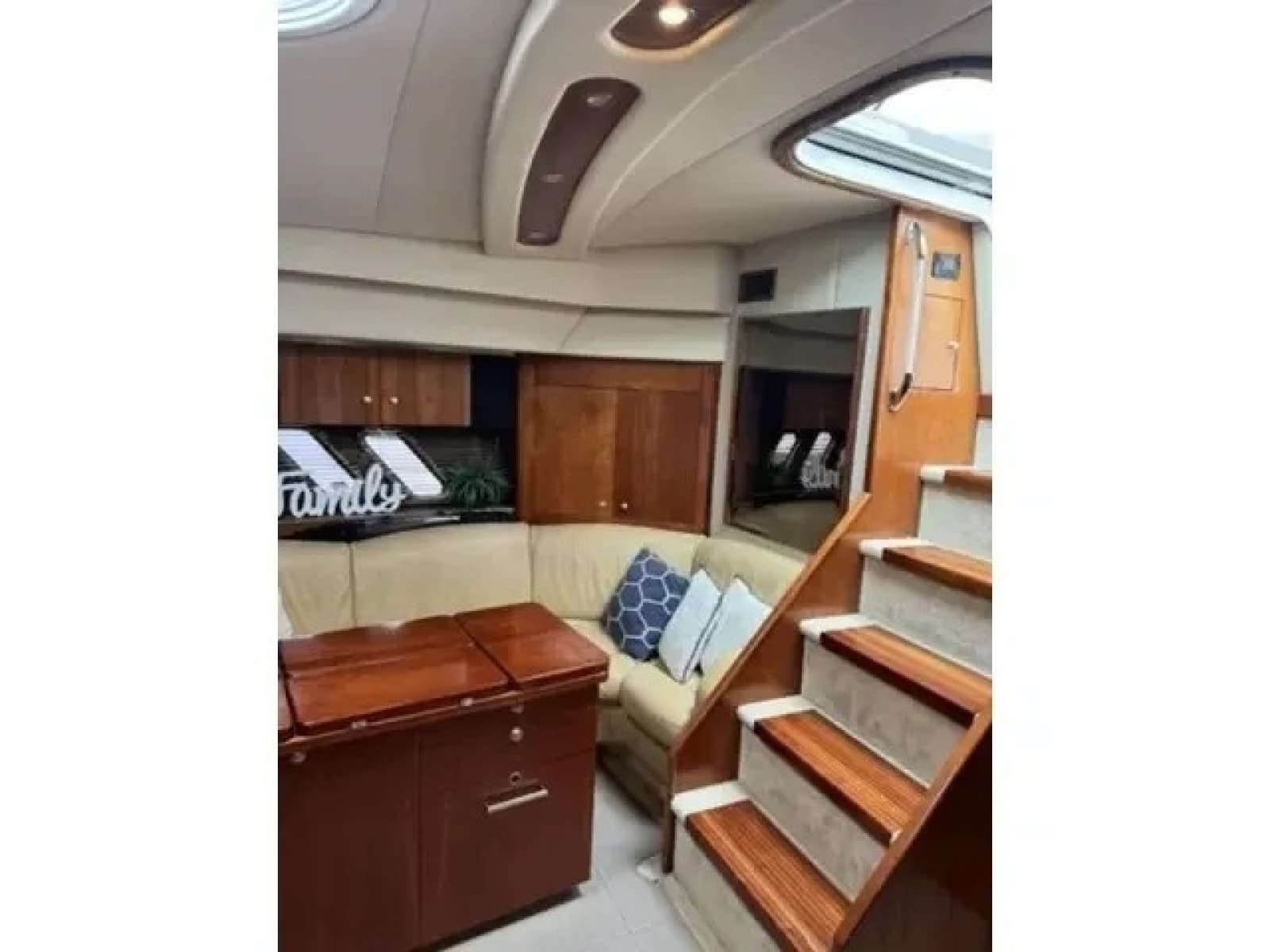 2008 Cruisers 460 Express - Photo 9