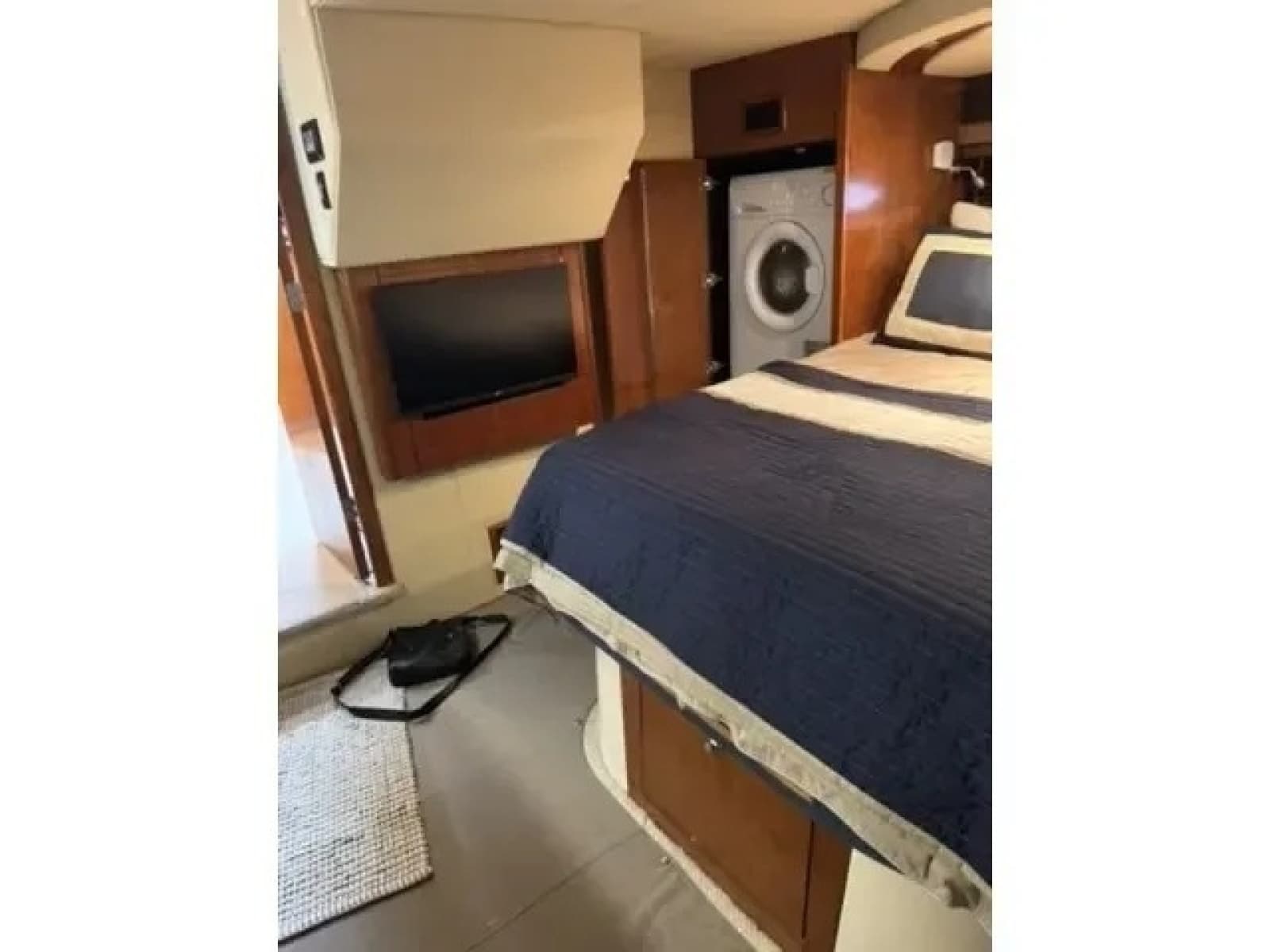 2008 Cruisers 460 Express - Photo 21