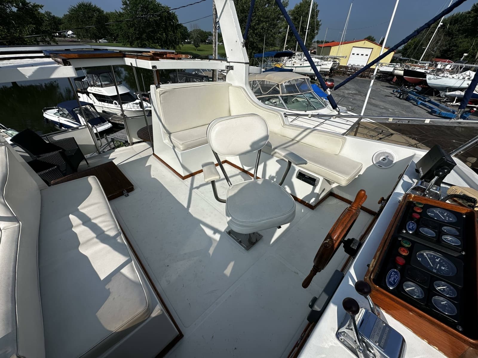 1990 Marine Trader  - Photo 26