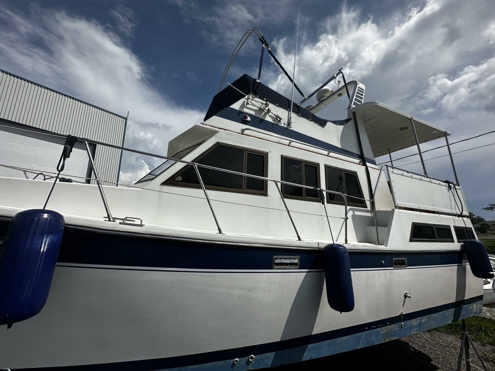 1990 Marine Trader  - Photo 2