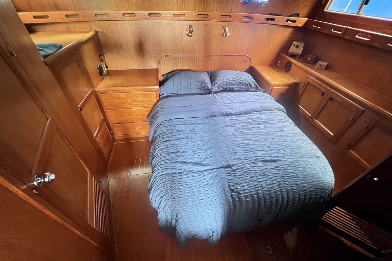 1990 Marine Trader  - Photo 50