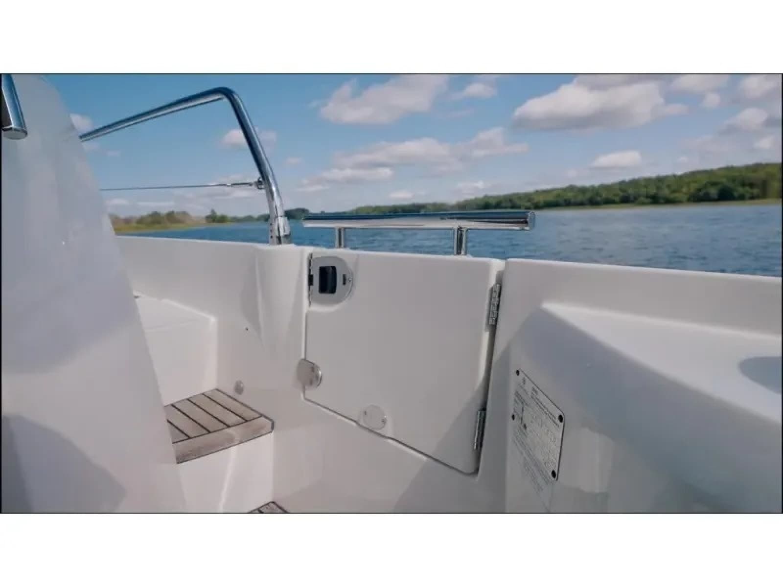 2018 Present Yachts 520S - Photo 15