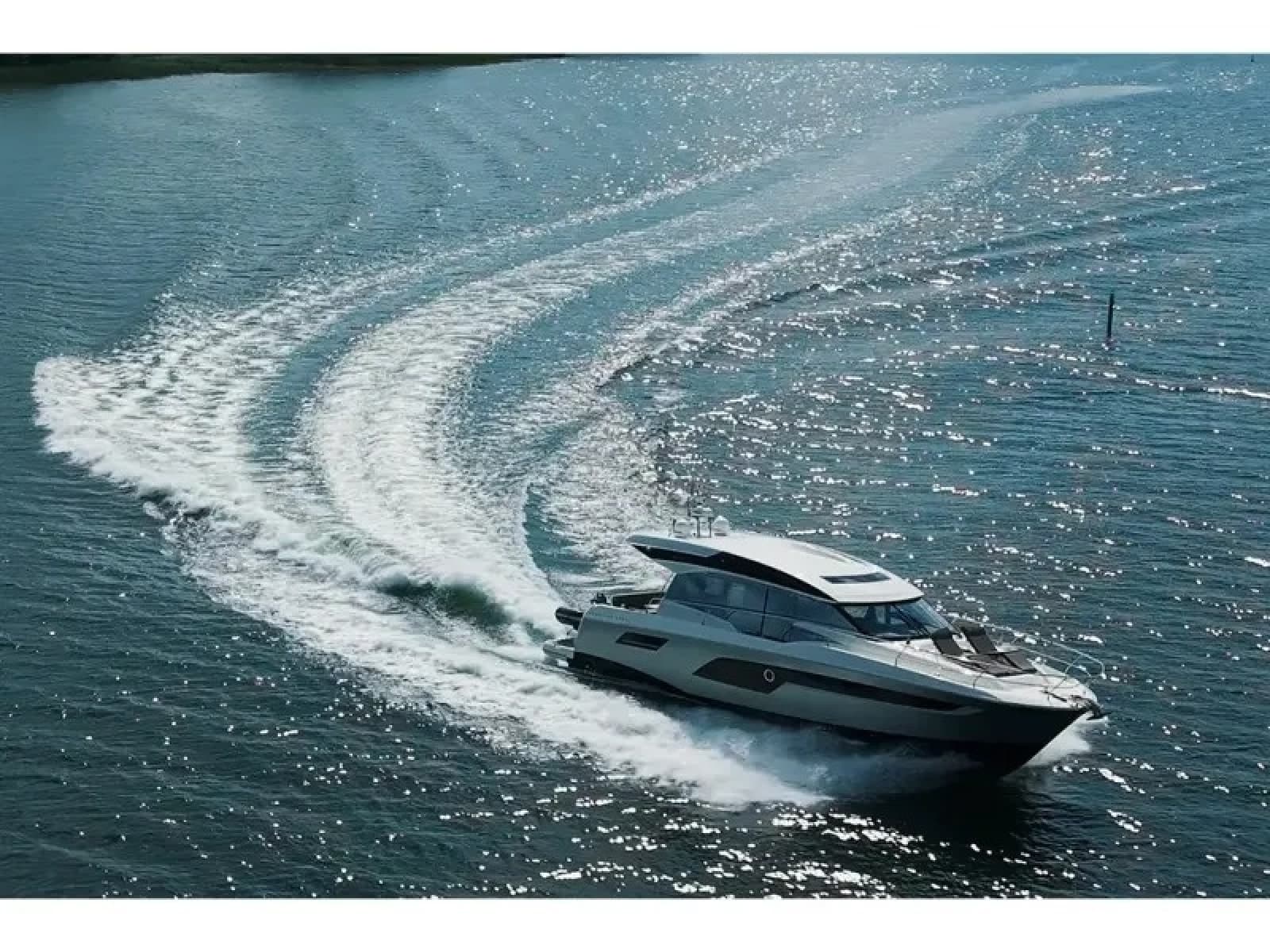 2018 Present Yachts 520S - Photo 35