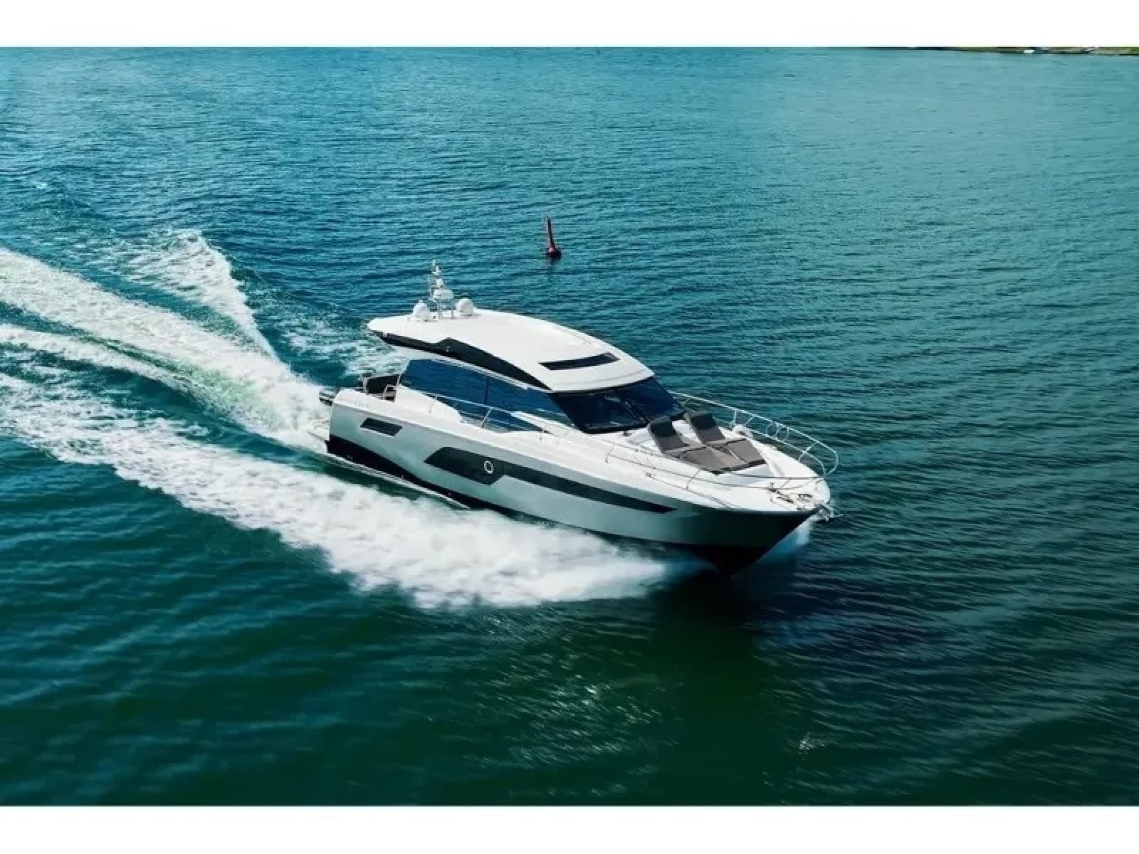2018 Present Yachts 520S - Photo 8