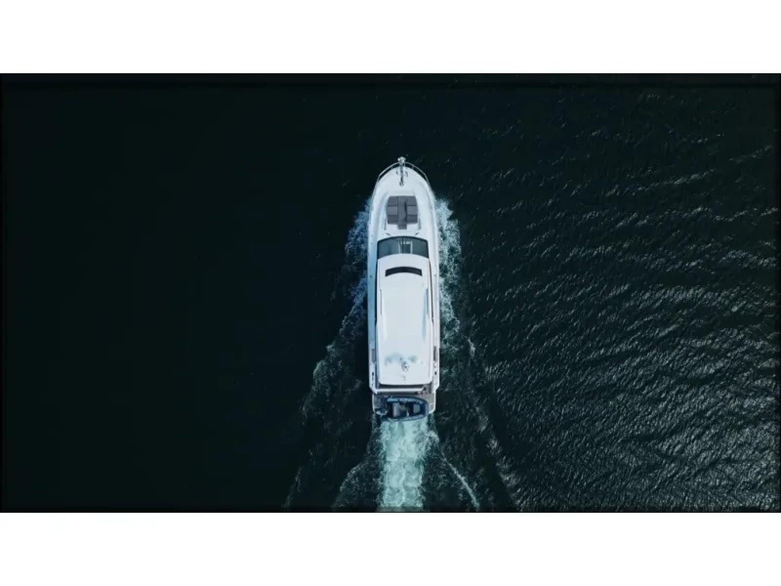 2018 Present Yachts 520S - Photo 9
