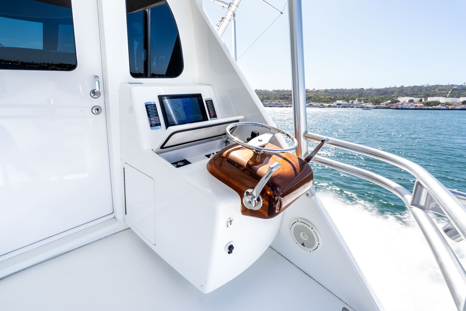 2018 Viking 72 Convertible - Photo 34