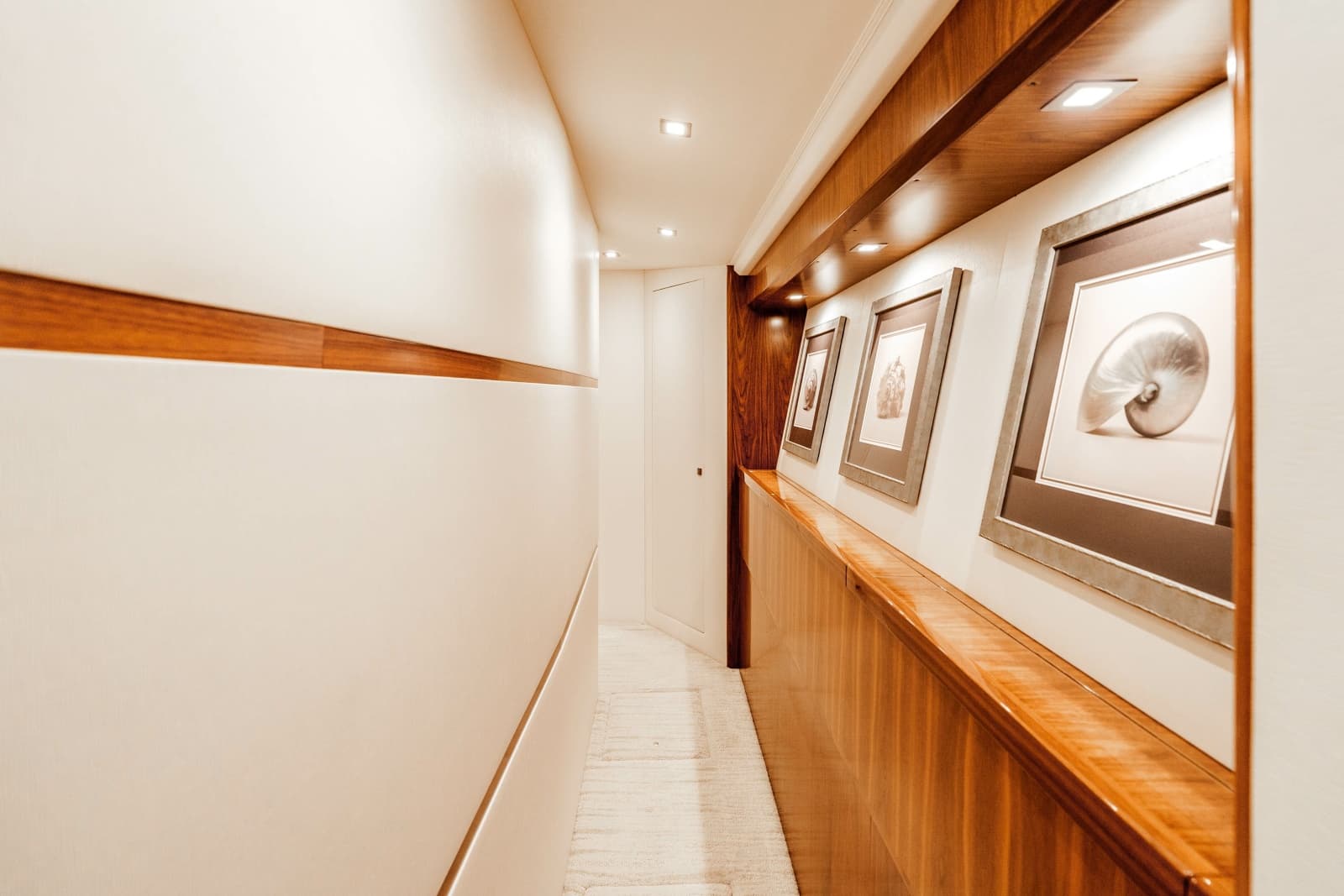 2018 Viking 72 Convertible - Photo 14