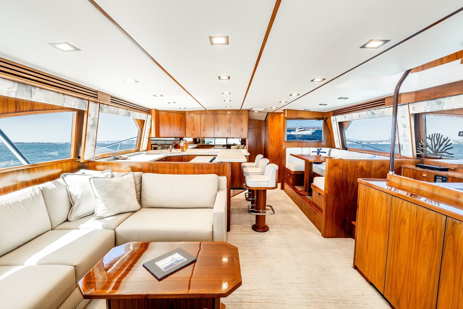 2018 Viking 72 Convertible - Photo 3