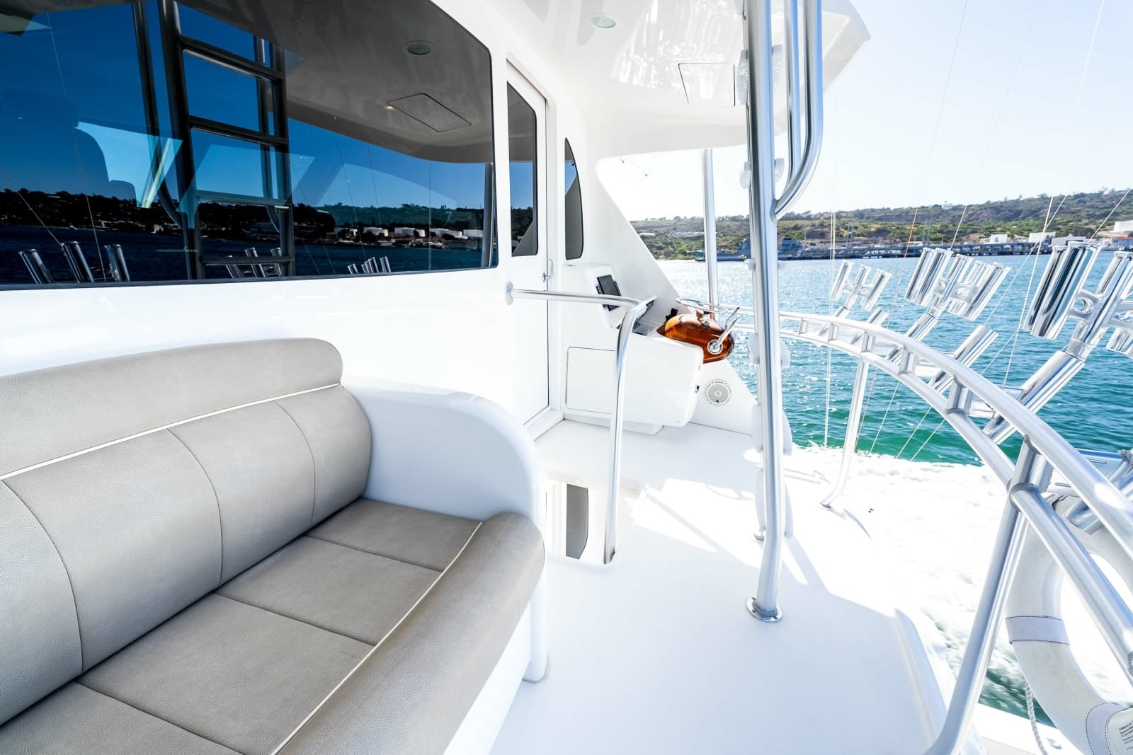 2018 Viking 72 Convertible - Photo 33