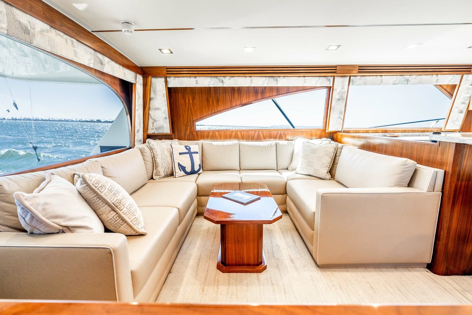 2018 Viking 72 Convertible - Photo 5