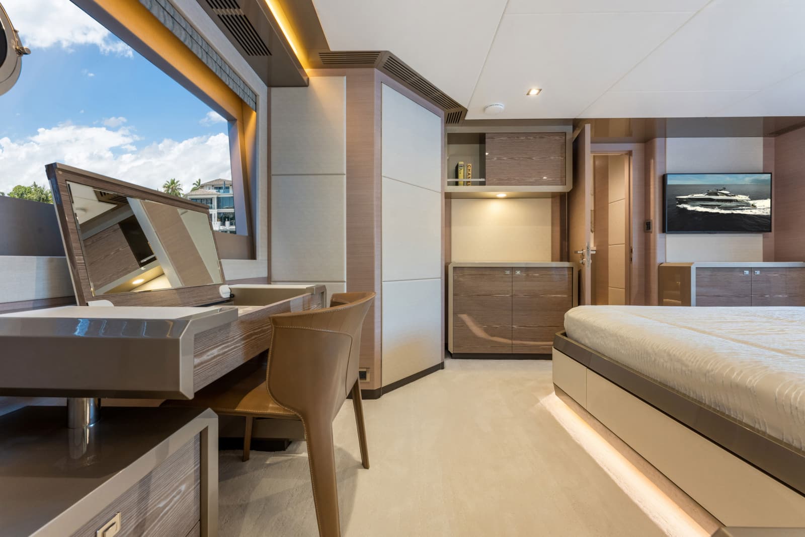 2023 Ocean Alexander 27R - Photo 24