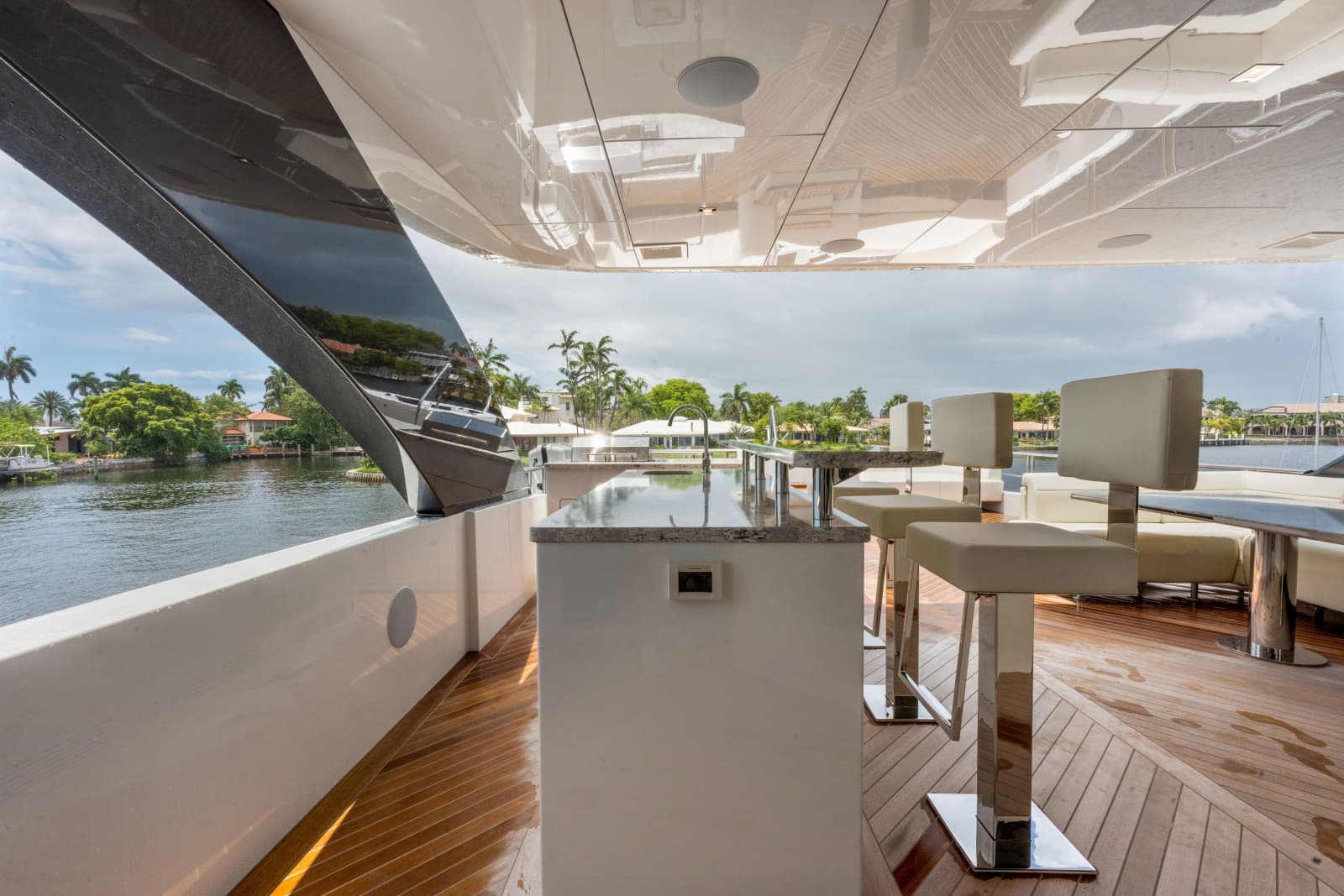 2023 Ocean Alexander 27R - Photo 50