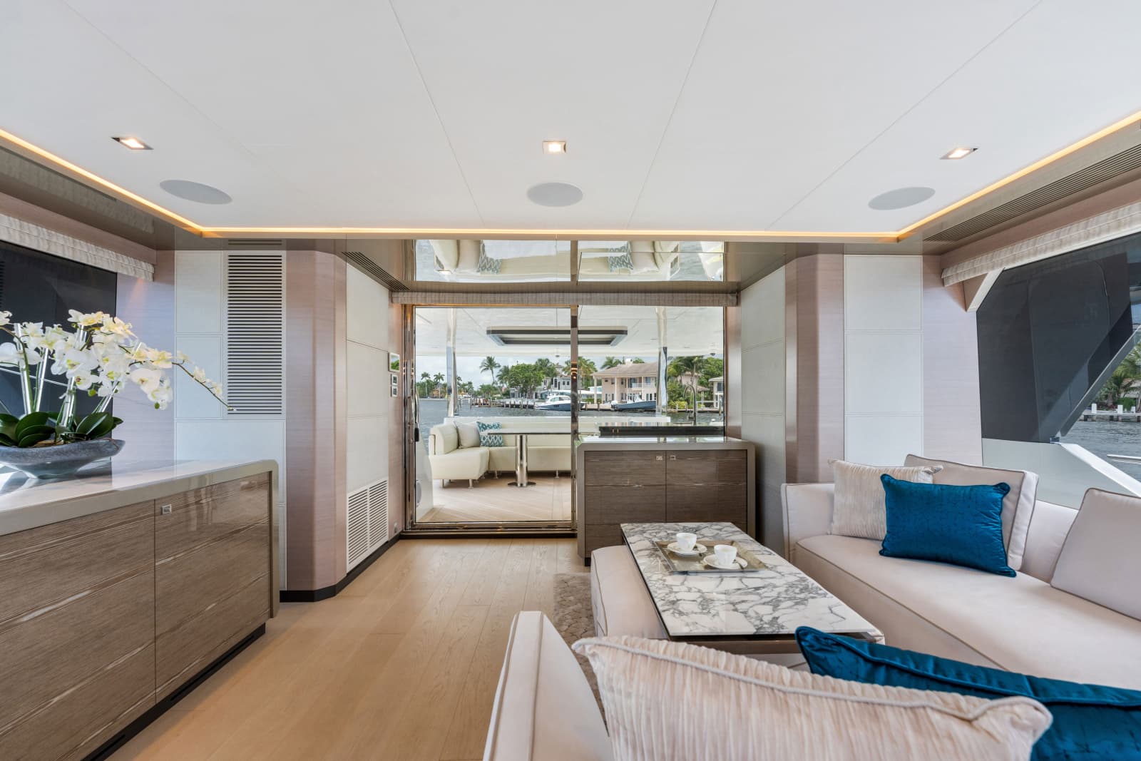 2023 Ocean Alexander 27R - Photo 33