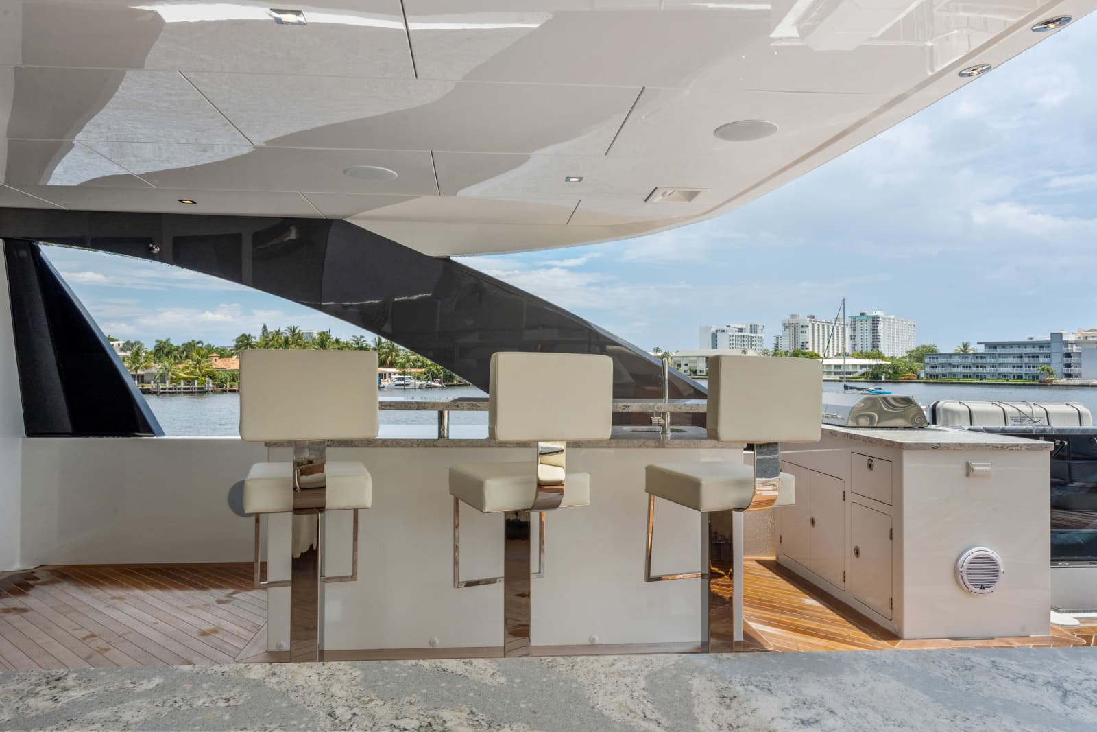 2023 Ocean Alexander 27R - Photo 56