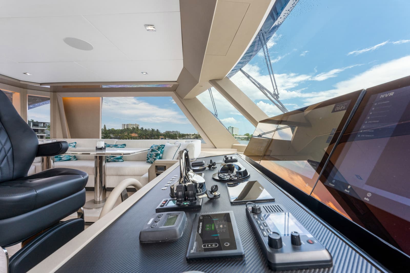 2023 Ocean Alexander 27R - Photo 65
