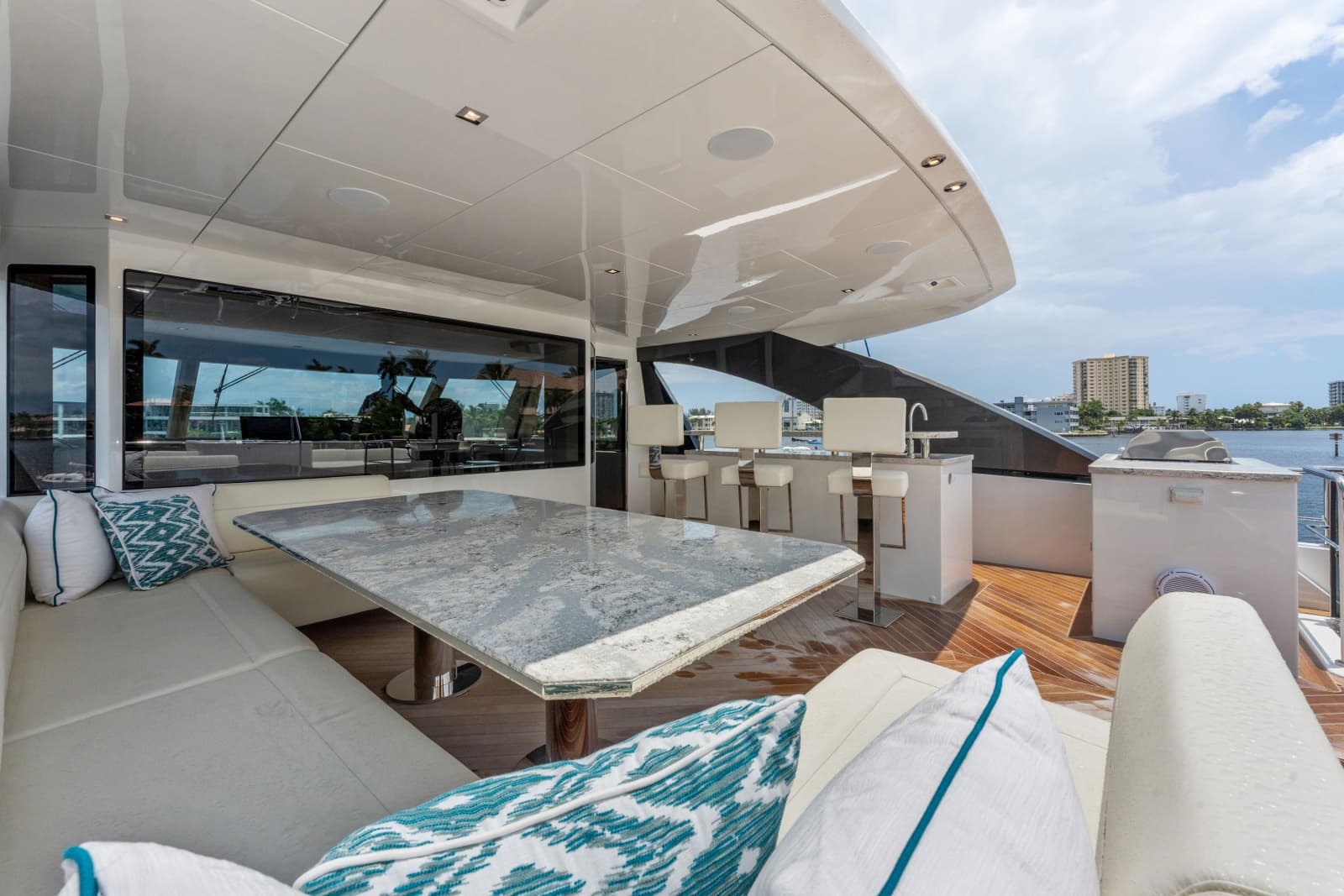 2023 Ocean Alexander 27R - Photo 53