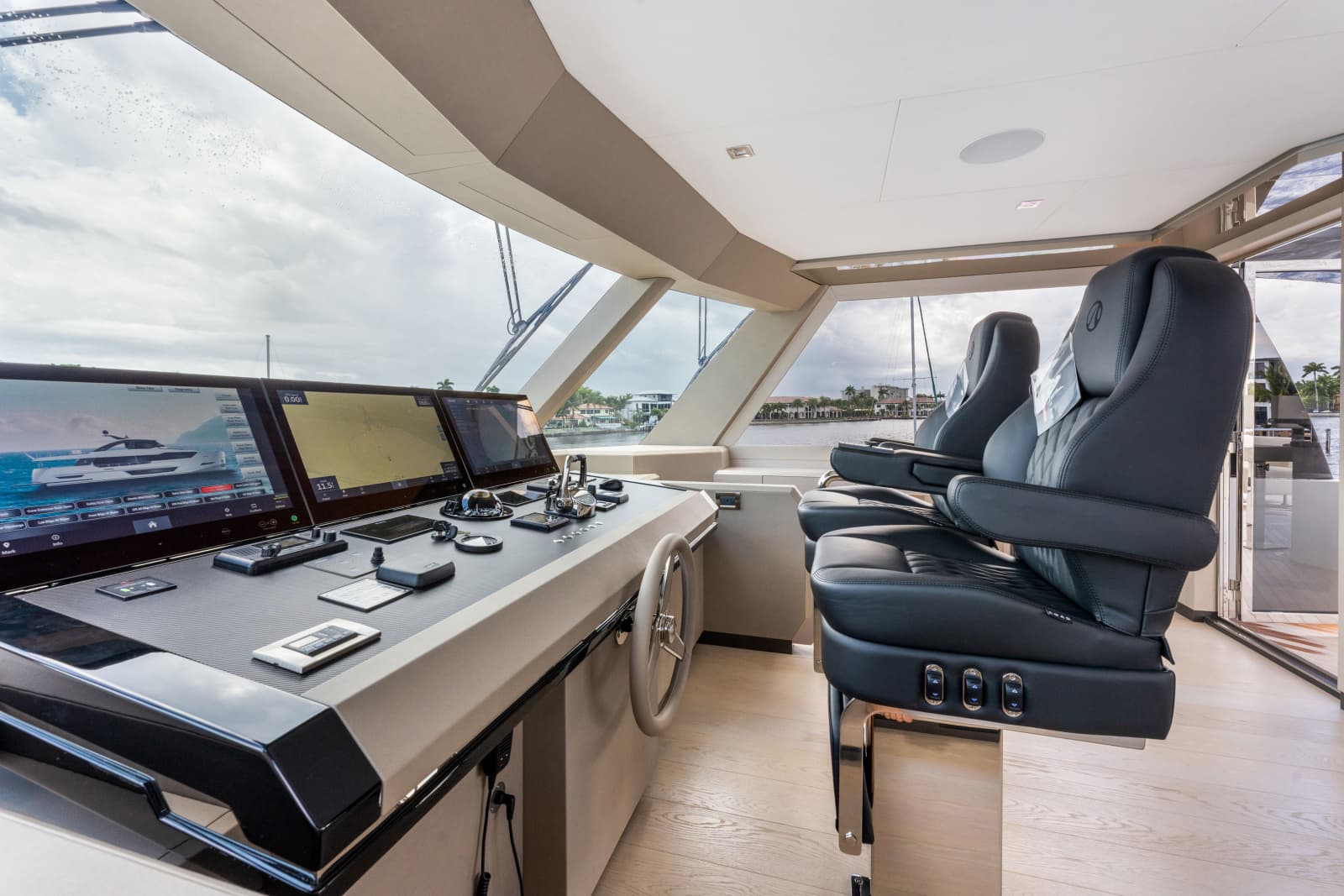 2023 Ocean Alexander 27R - Photo 69