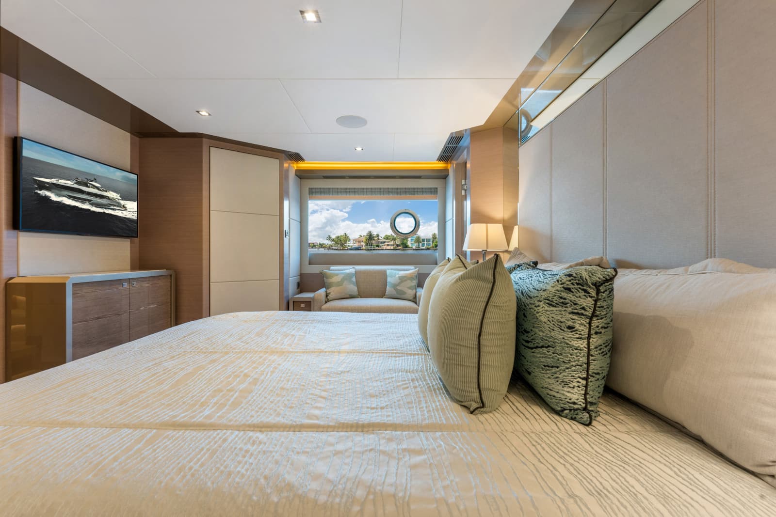 2023 Ocean Alexander 27R - Photo 25