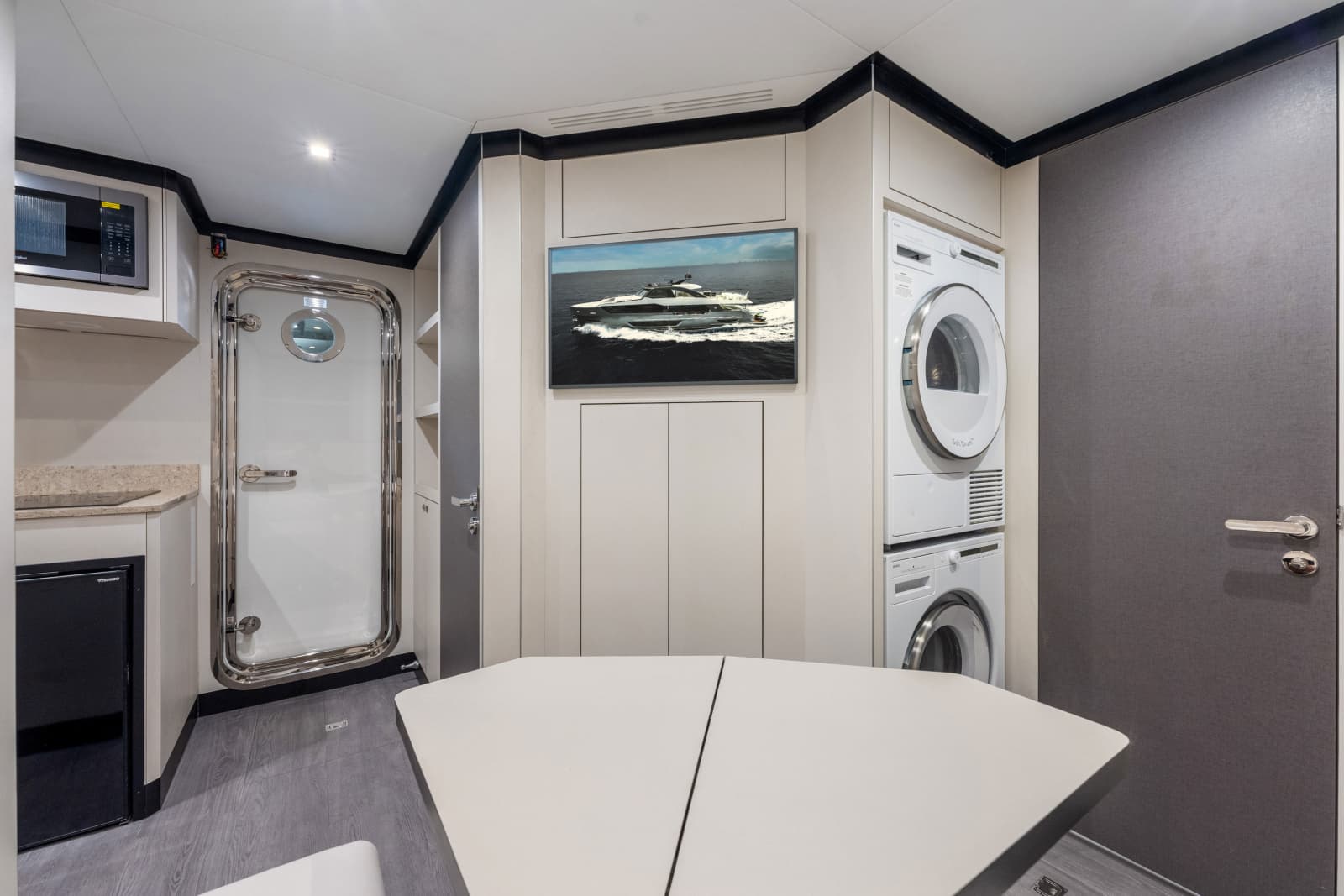 2023 Ocean Alexander 27R - Photo 81
