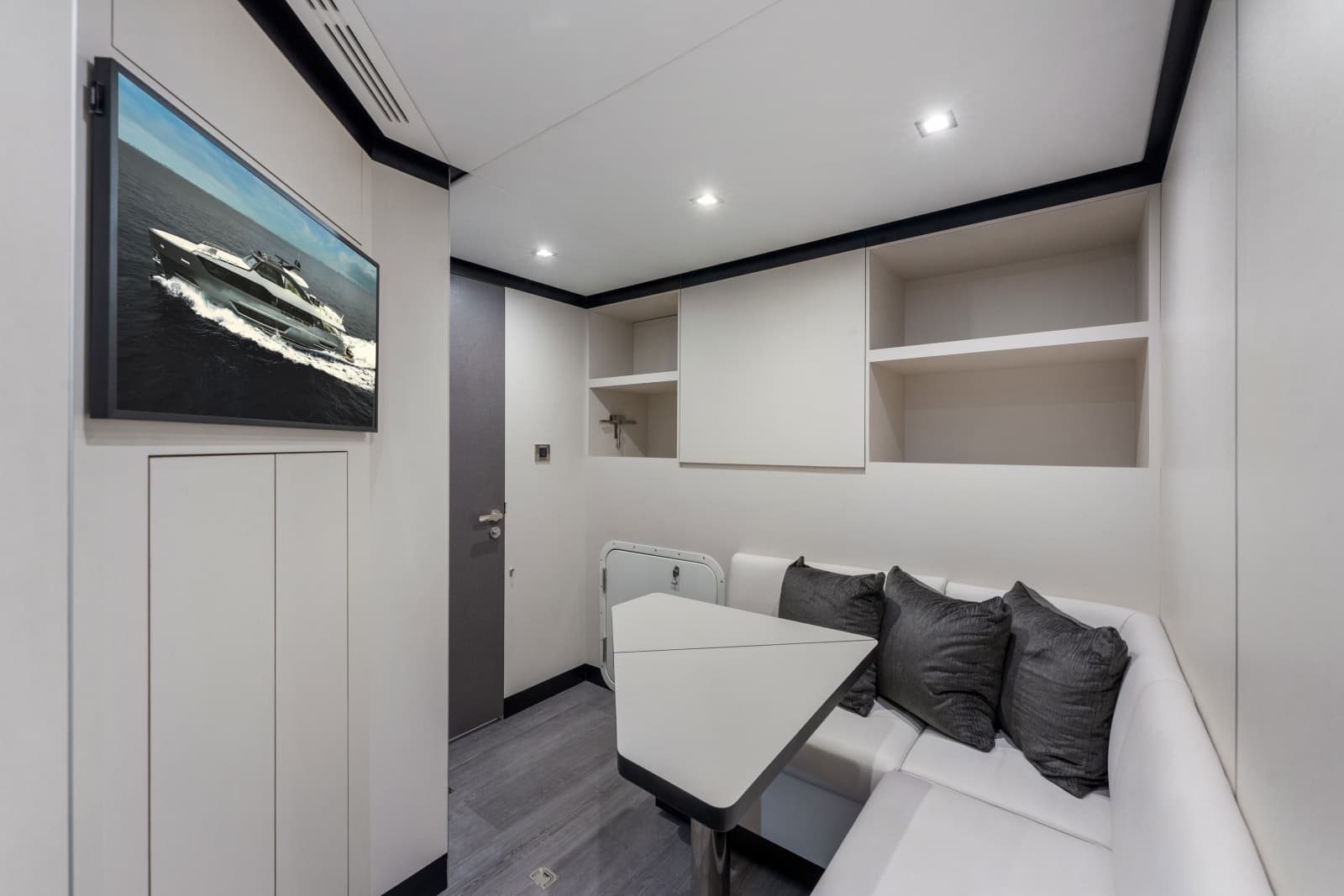 2023 Ocean Alexander 27R - Photo 79