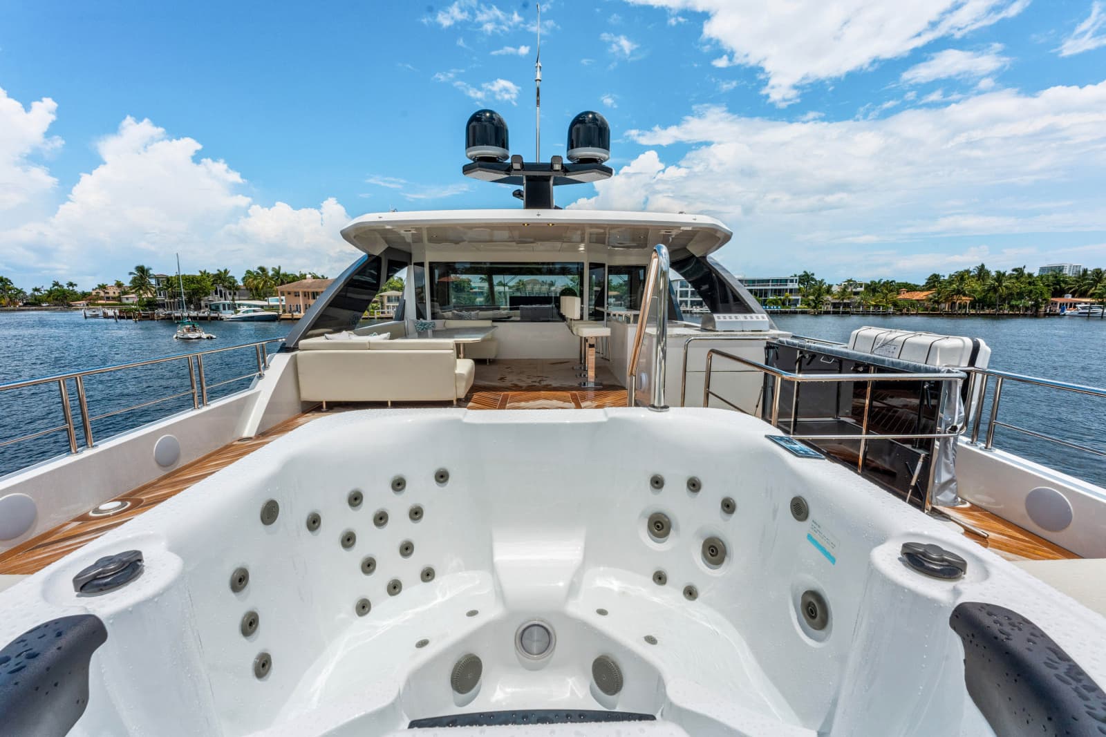 2023 Ocean Alexander 27R - Photo 54