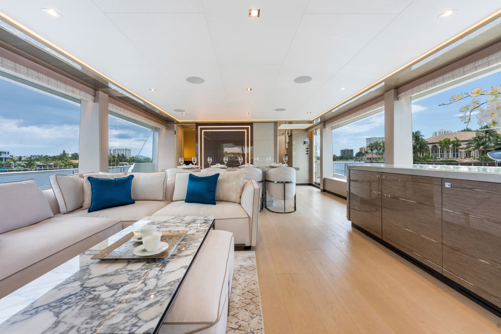 2023 Ocean Alexander 27R - Photo 31