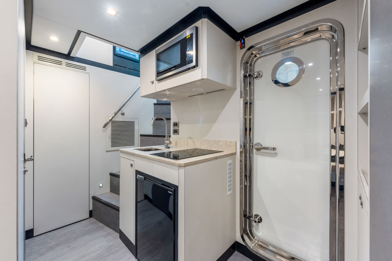 2023 Ocean Alexander 27R - Photo 80