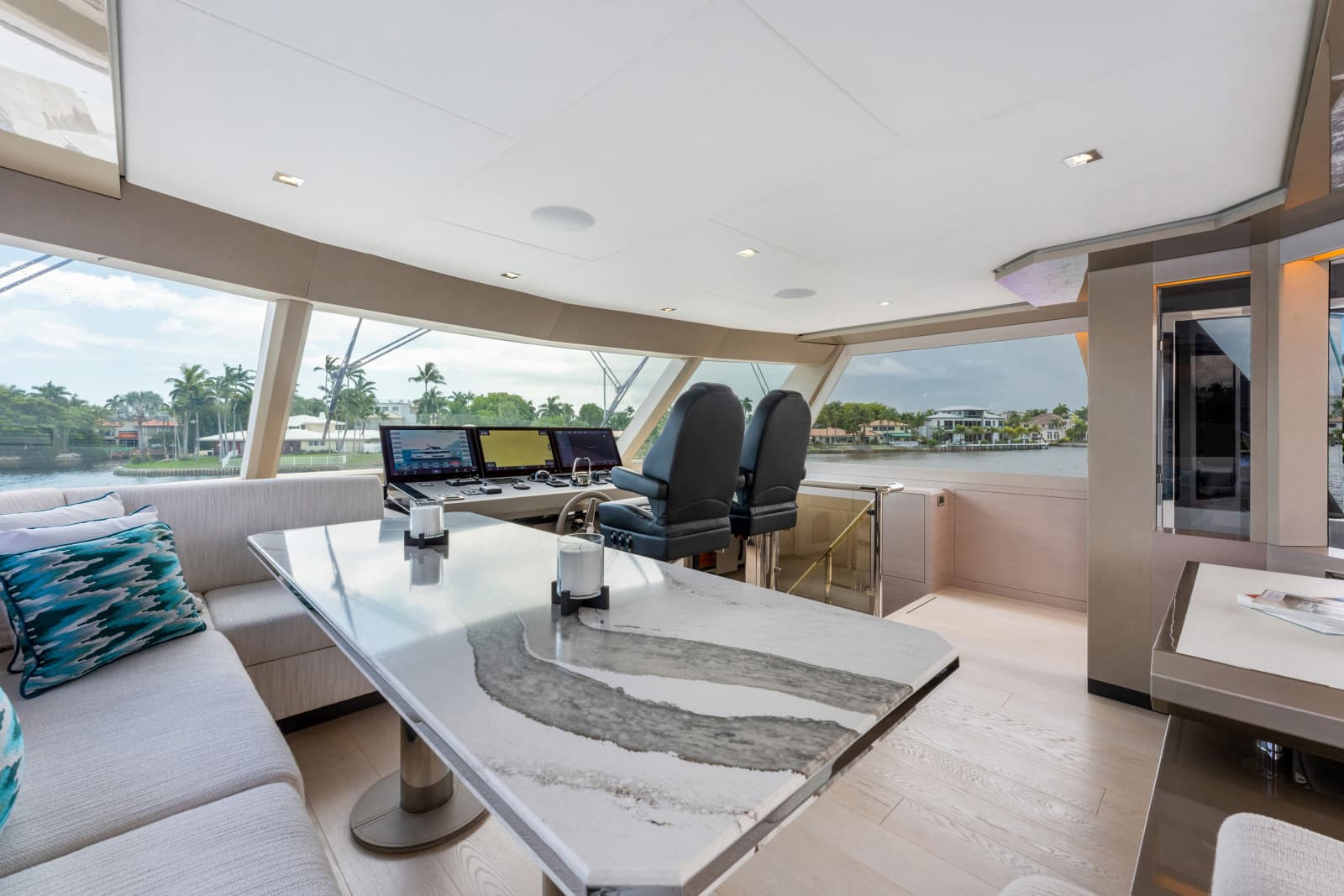 2023 Ocean Alexander 27R - Photo 68