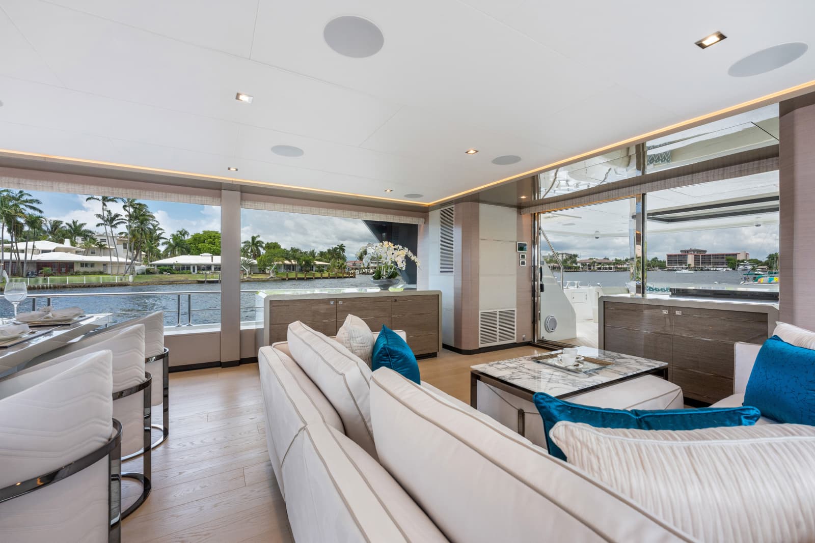 2023 Ocean Alexander 27R - Photo 34