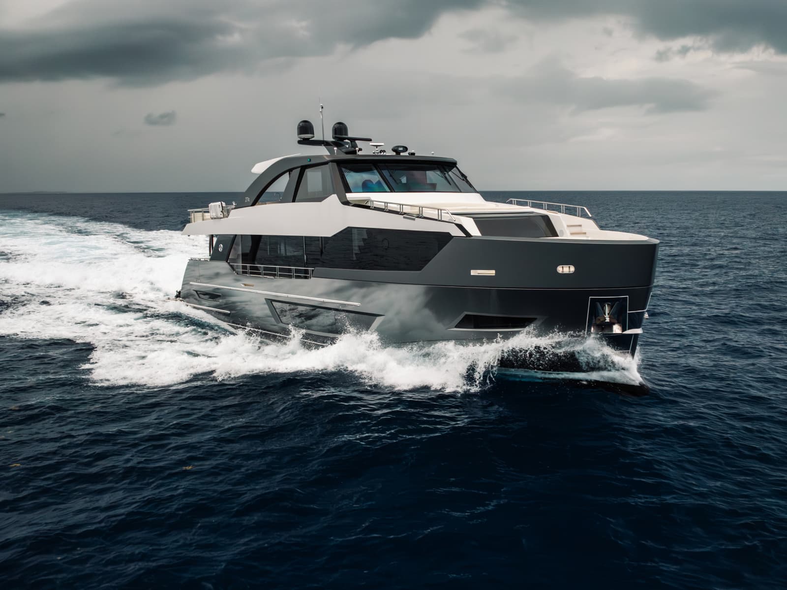 2023 Ocean Alexander 27R - Photo 5