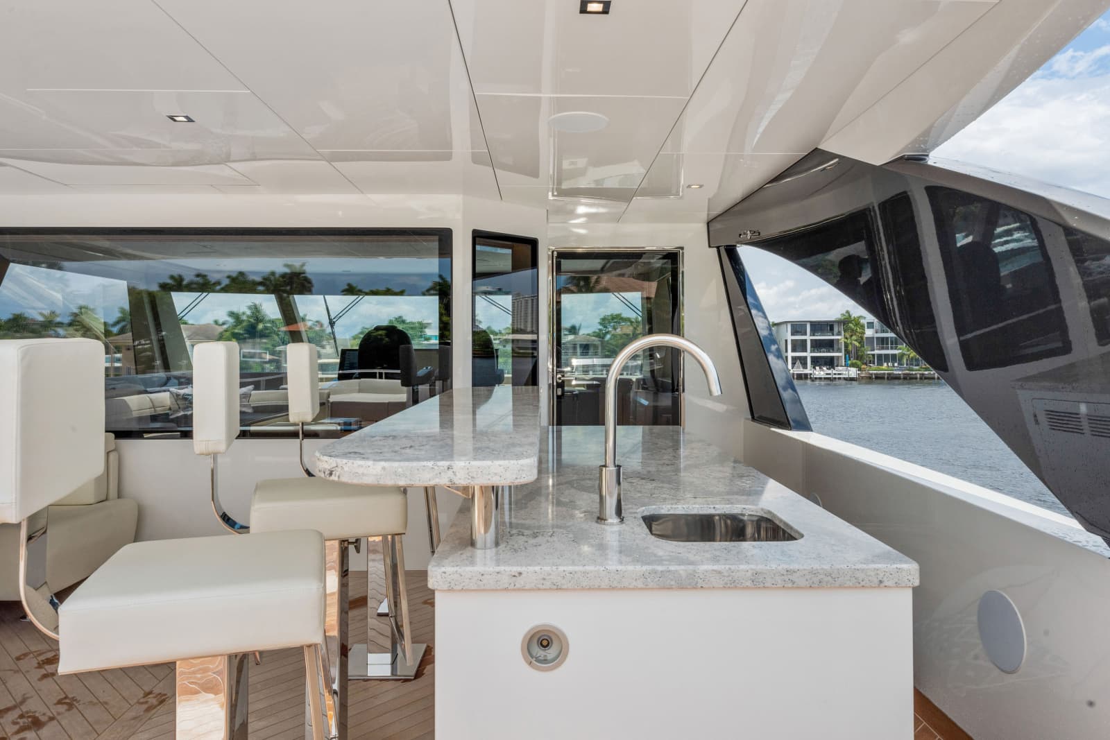 2023 Ocean Alexander 27R - Photo 52
