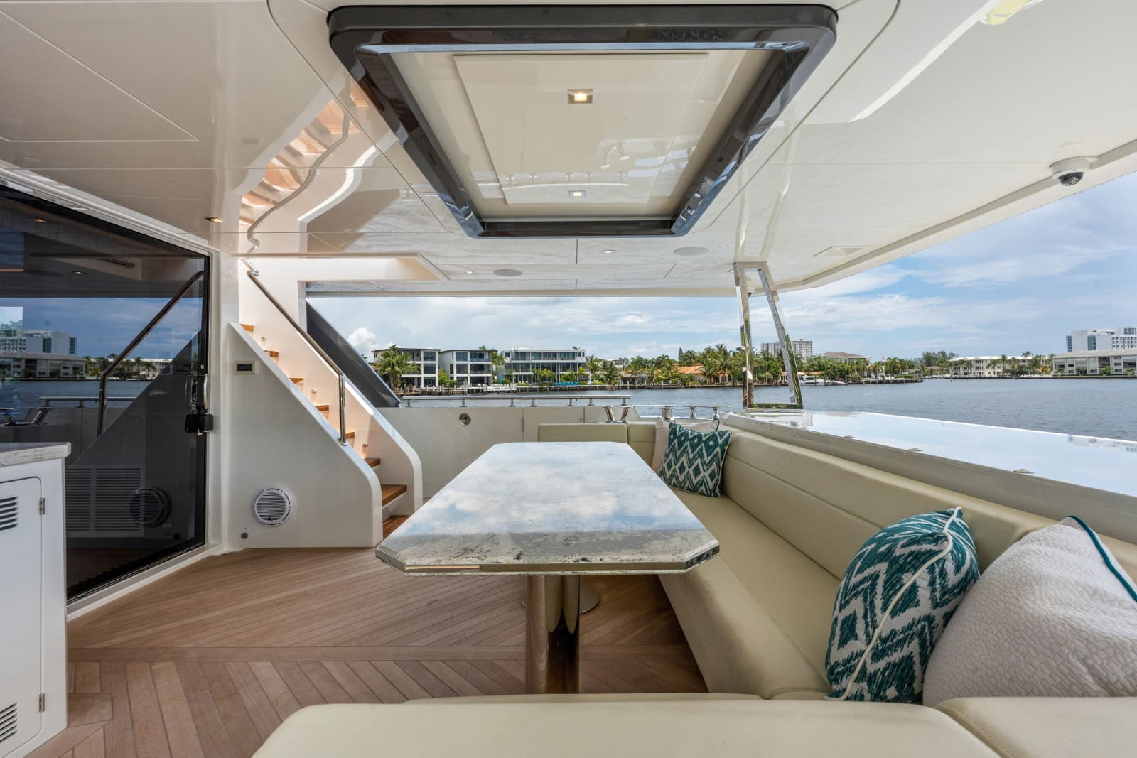 2023 Ocean Alexander 27R - Photo 59