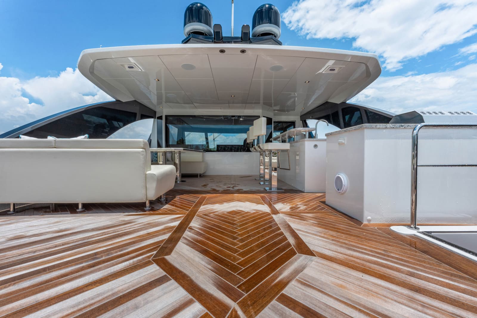 2023 Ocean Alexander 27R - Photo 55