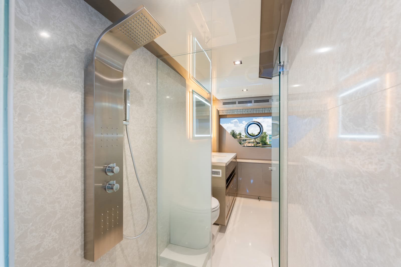 2023 Ocean Alexander 27R - Photo 22