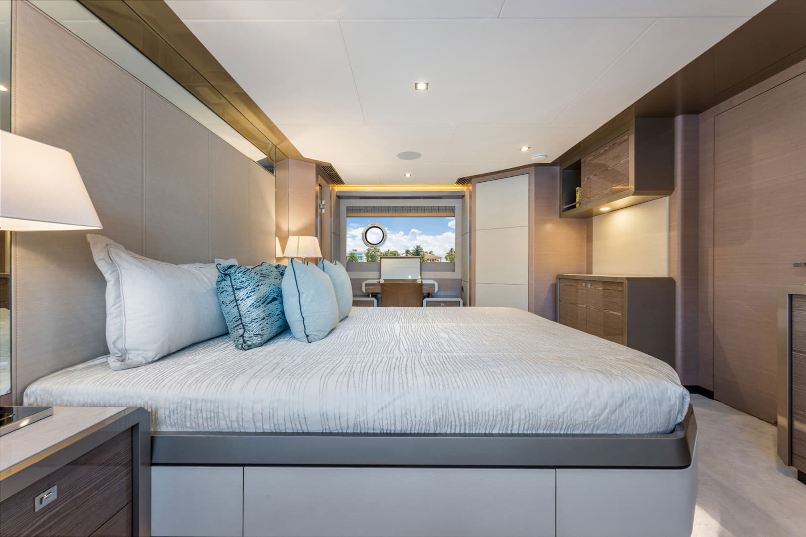 2023 Ocean Alexander 27R - Photo 26