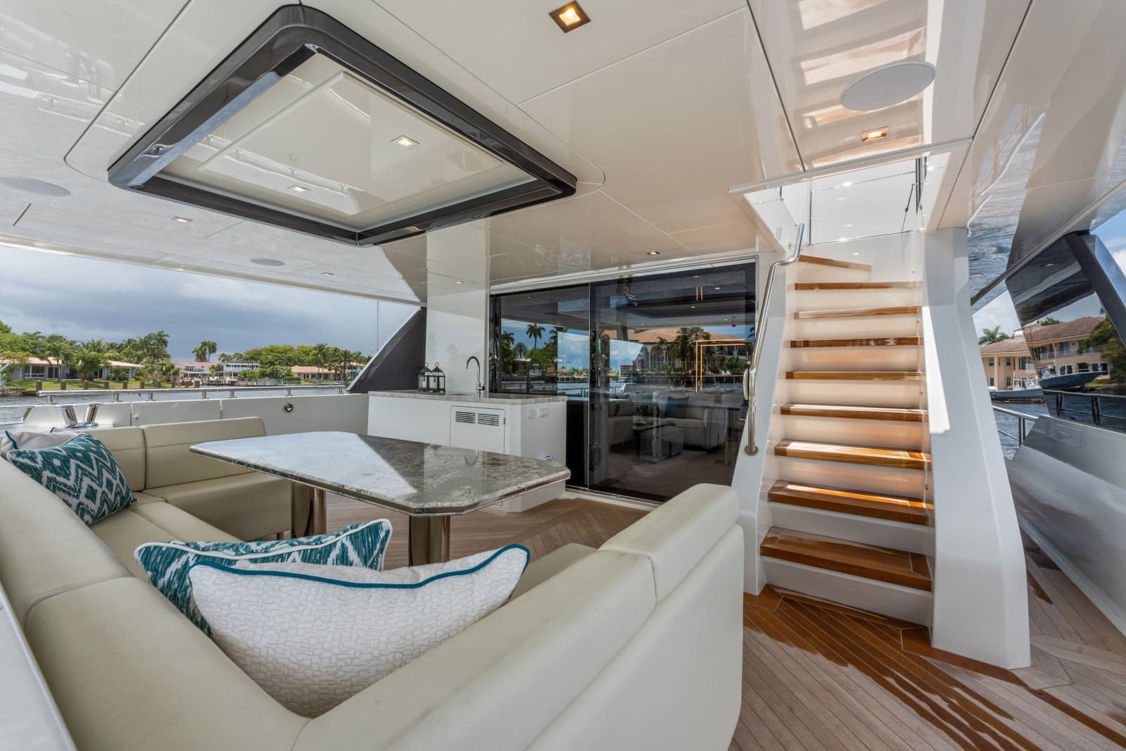 2023 Ocean Alexander 27R - Photo 60
